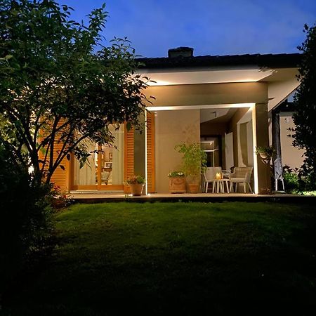B&B La Casa Di Angela Cusago Exterior photo